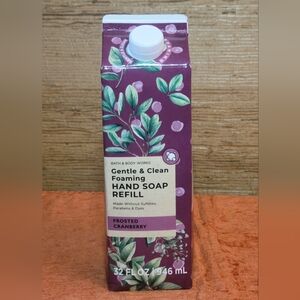 New Bath & Body Works Frosted Cranberry Foaming Hand Soap 32 FL OZ Refill Carton